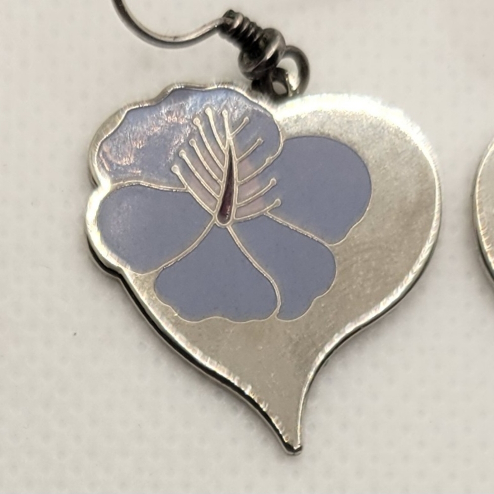Pair of Laurel Burch Hibiscus Heart Earrings Enamel Pierced Dangle (S4) - Picture 3 of 5